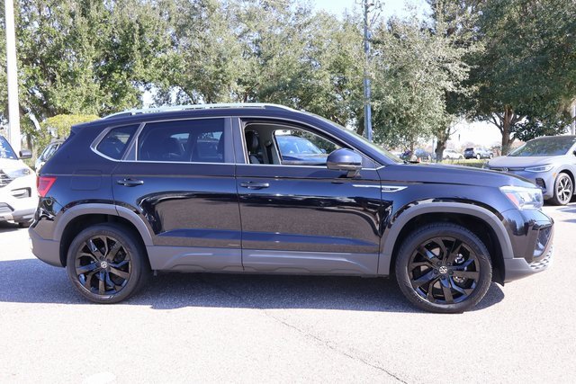 Certified 2023 Volkswagen Taos SE w/ Black Wheel Package image 7