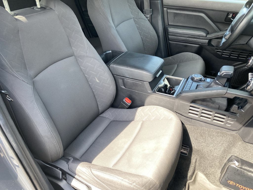 Used 2024 Toyota Tacoma SR5 AWD/4WD image 32