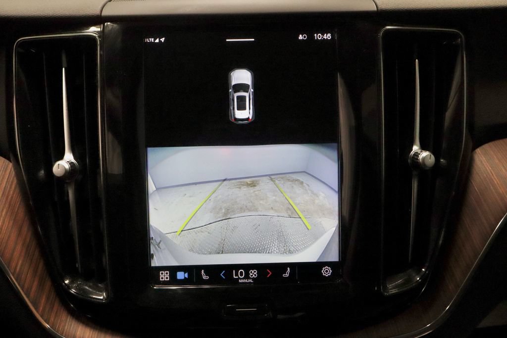 Used 2023 Volvo XC60 B5 Plus AWD/4WD image 2