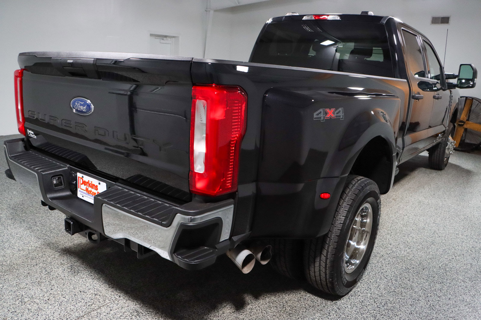 Used 2023 Ford F350 XLT AWD/4WD image 7