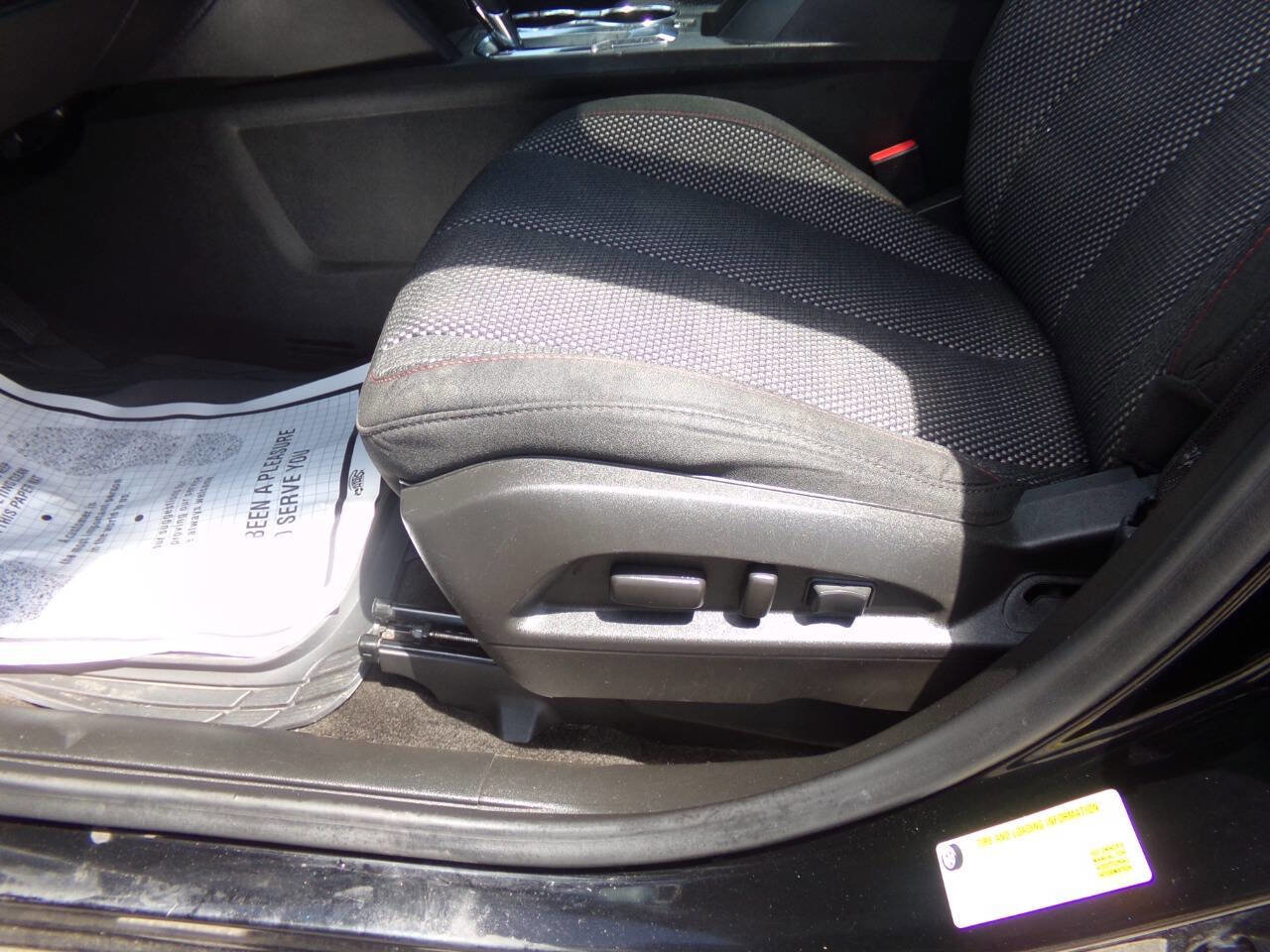 Used 2017 Chevrolet Equinox LT w/ Convenience Package image 36