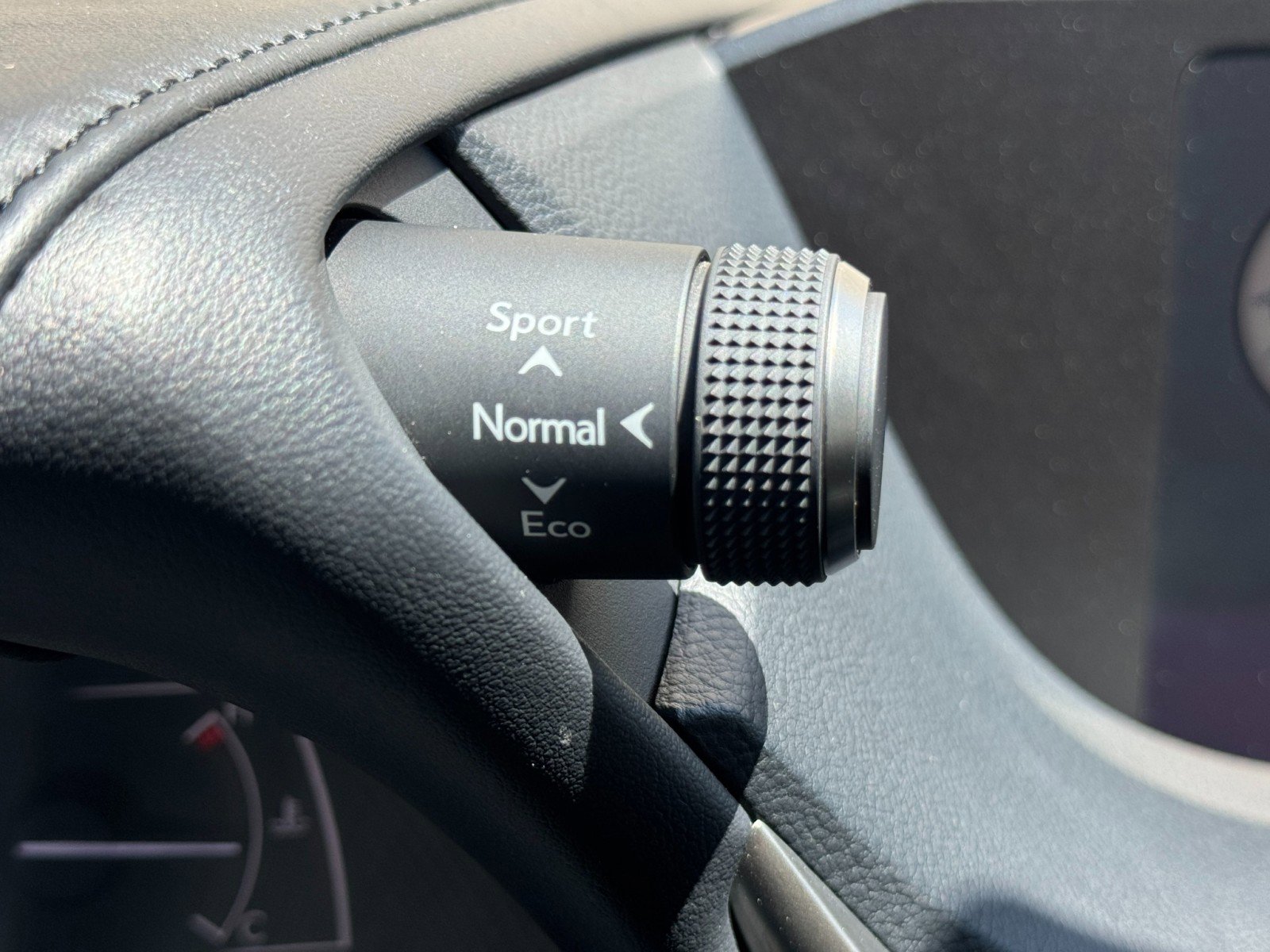 Used 2021 Lexus ES 300h w/ Accessory Package 2 FWD image 21