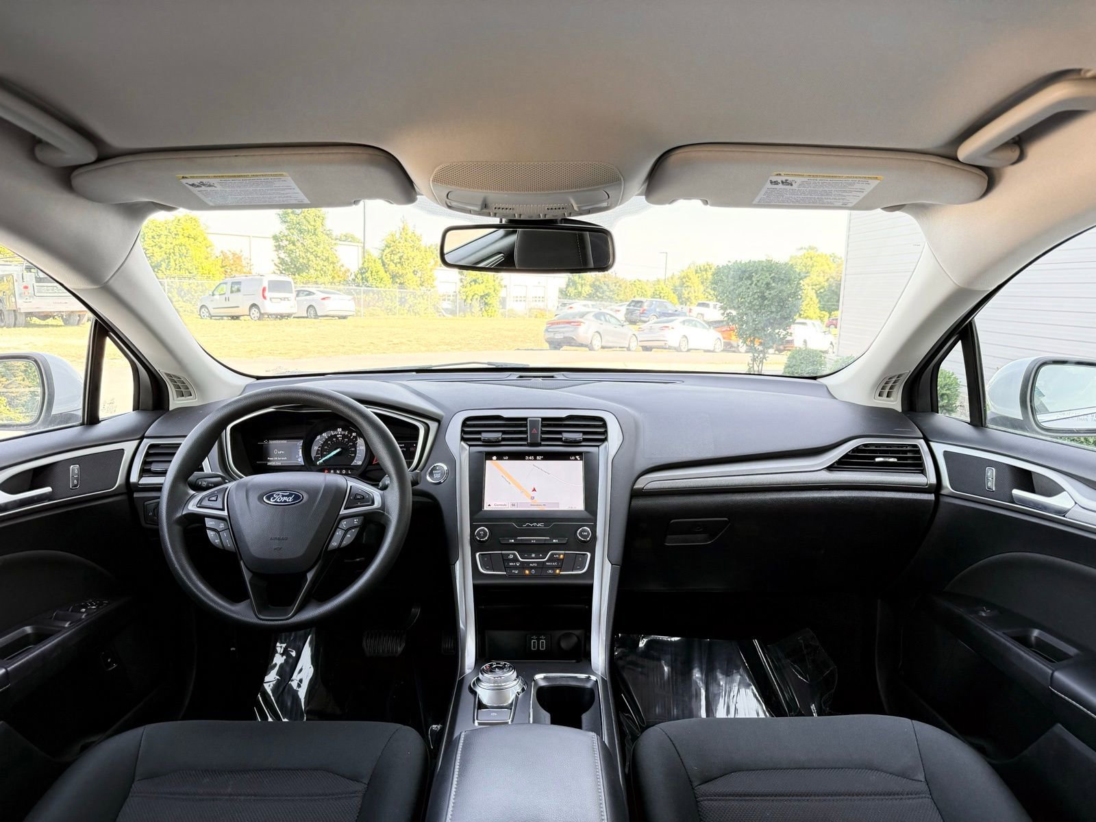 Used 2019 Ford Fusion SE FWD image 21