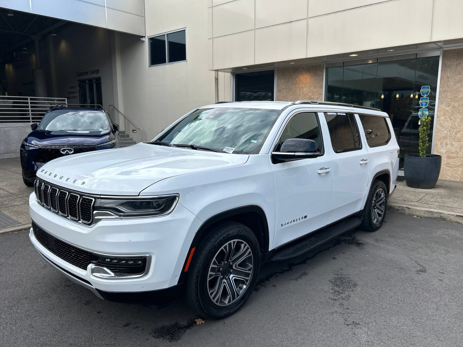 Used 2024 Jeep Wagoneer L Series II w/ Flexible Seating Group