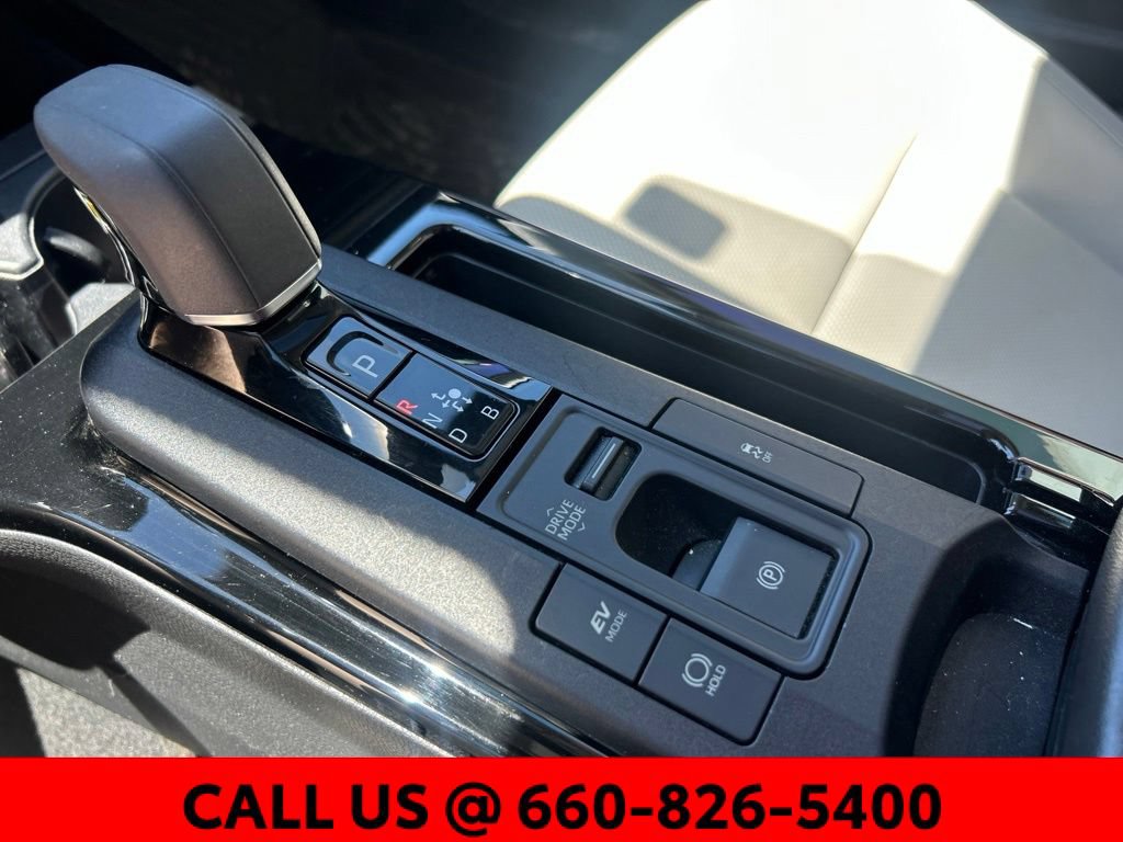 Used 2023 Toyota Prius Limited w/ Limited Premium Package FWD image 20