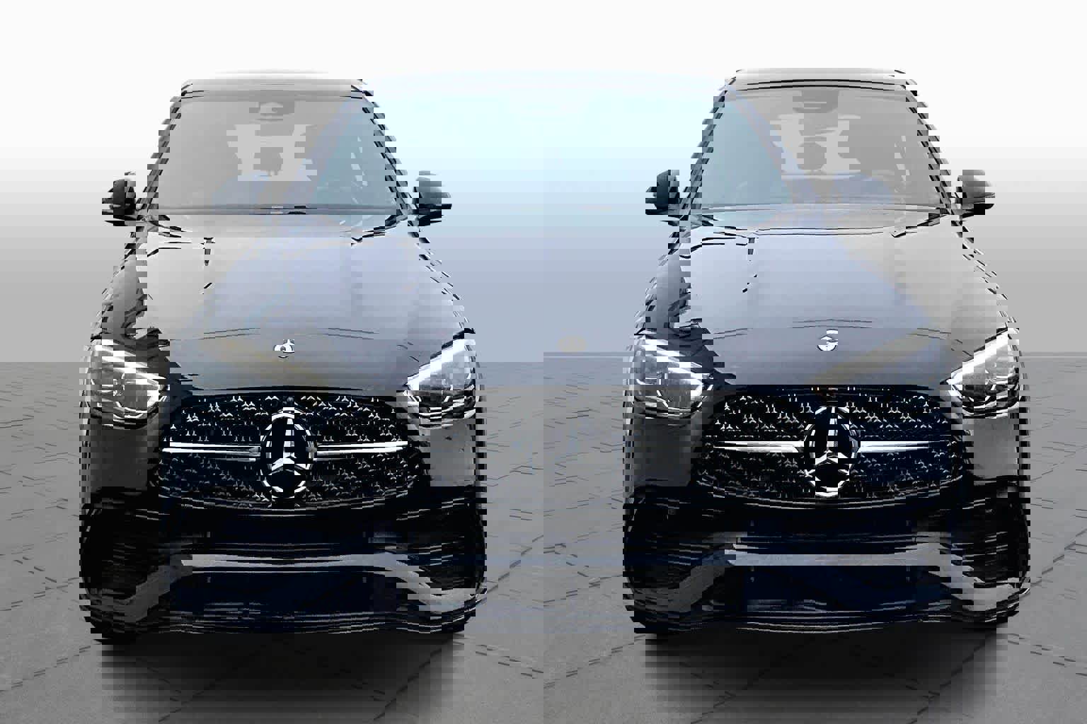 Used 2024 Mercedes-Benz C 300 4MATIC Sedan image 3