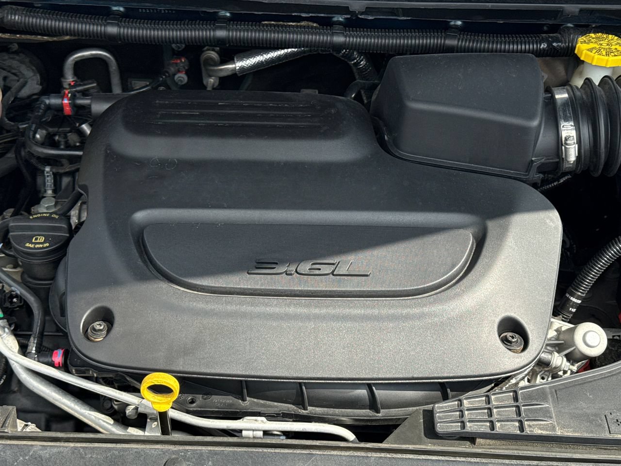 Used 2022 Chrysler Pacifica Touring-L w/ S Appearance Package FWD image 9