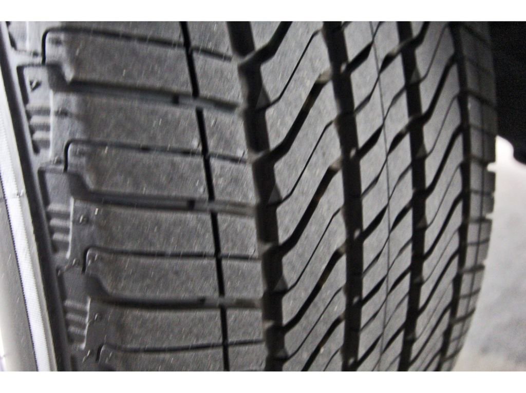 Certified 2026 Cadillac Escalade Luxury w/ LPO, Floor Liner Package AWD/4WD image 29