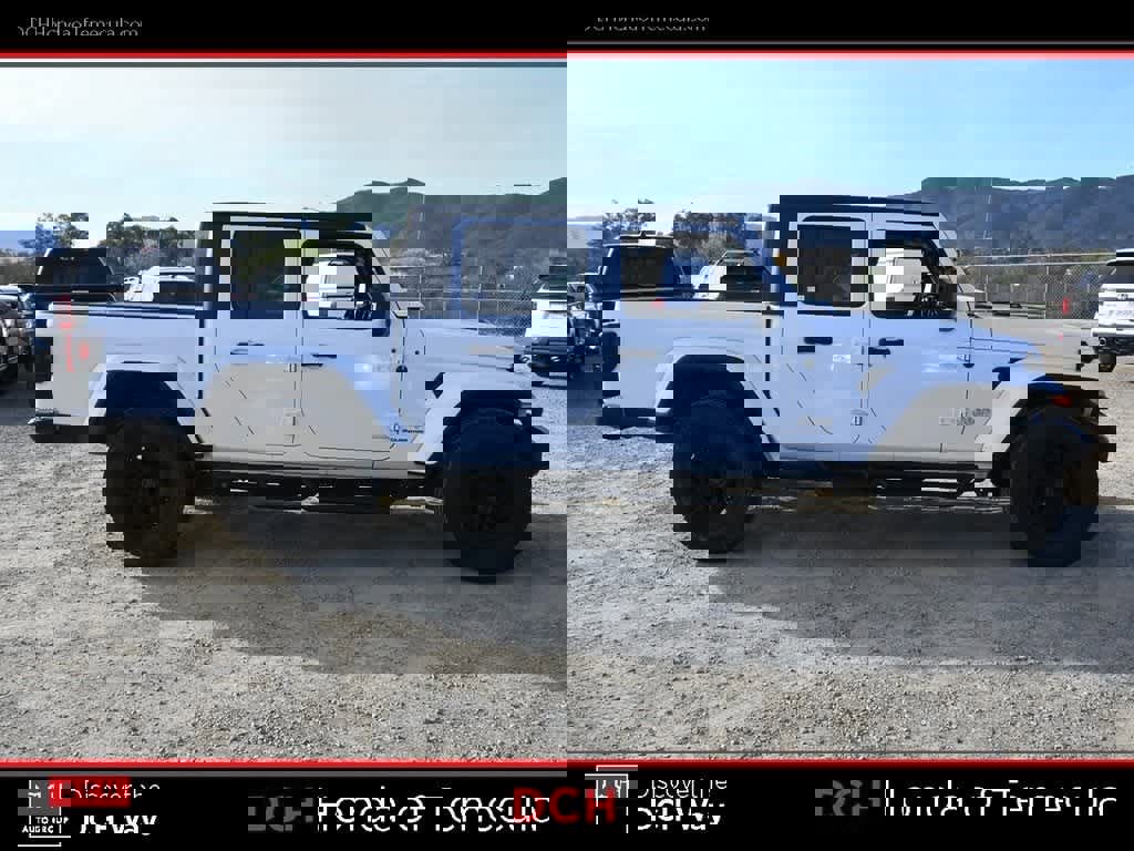 Used 2023 Jeep Gladiator Overland image 5