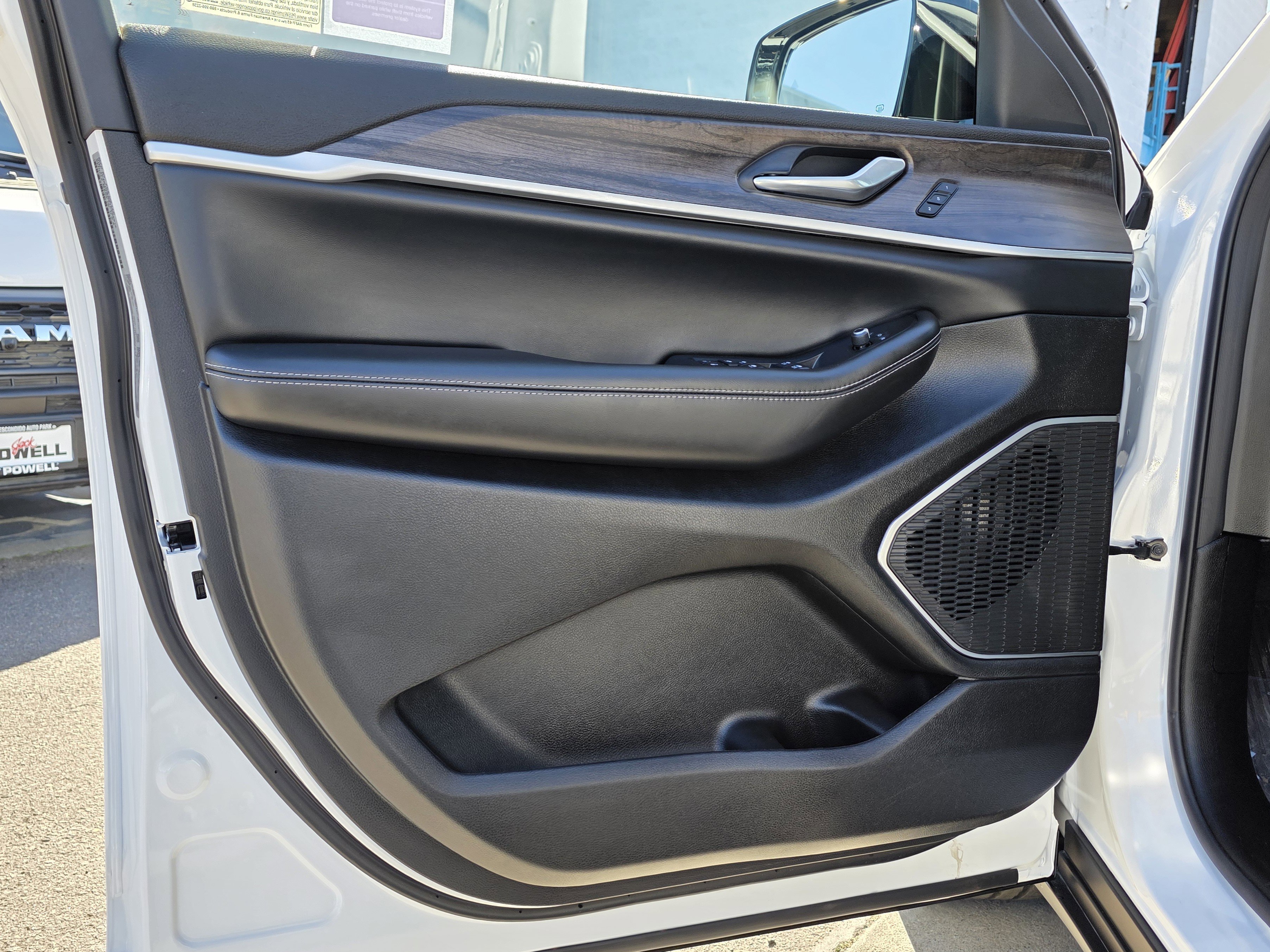 New 2026 Jeep Grand Cherokee Limited image 11