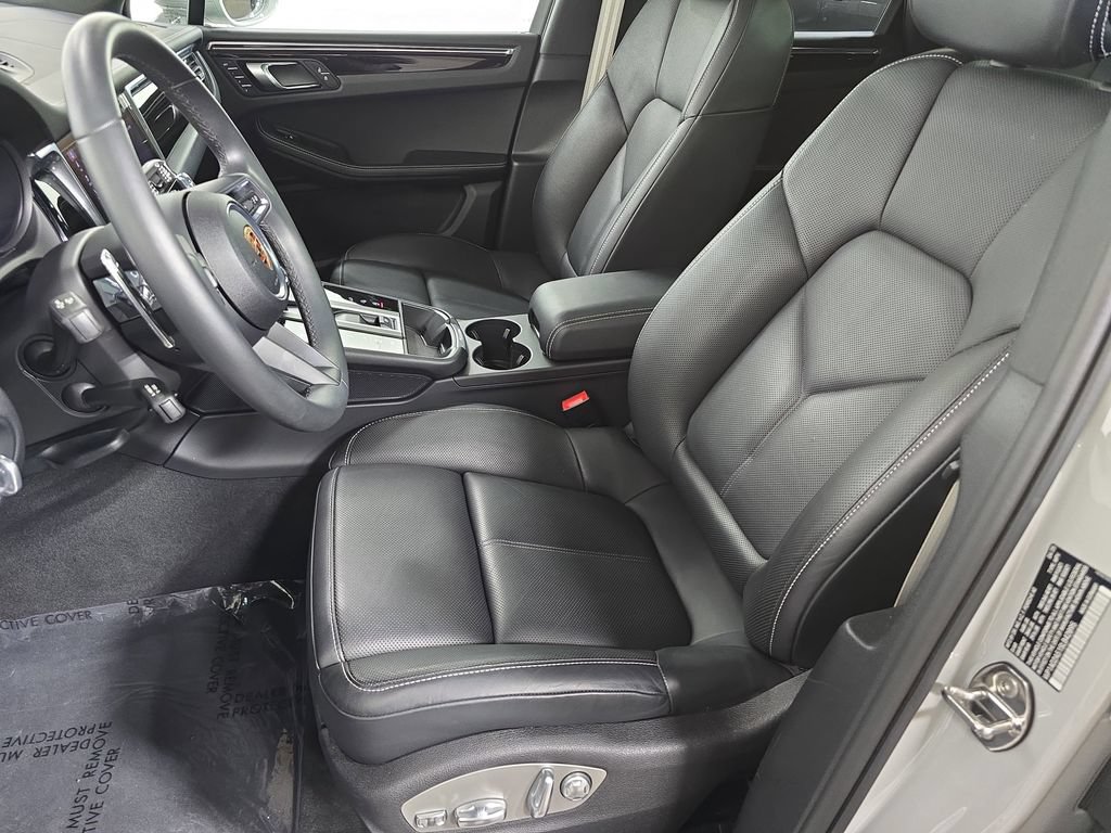 Certified 2025 Porsche Macan S AWD/4WD image 5