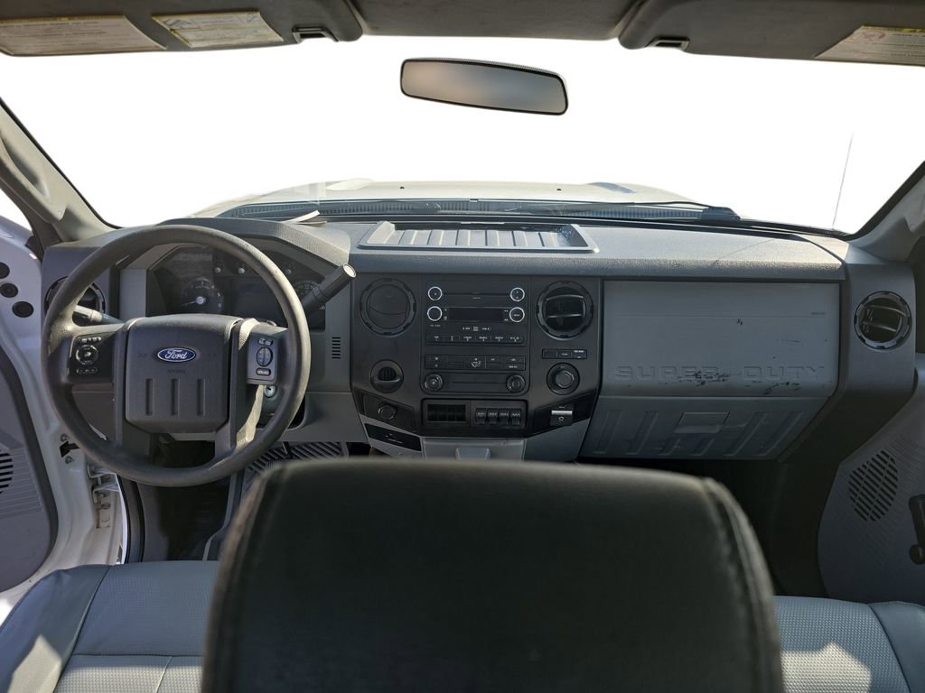 Used 2016 Ford F550 2WD Regular Cab Super Duty image 9