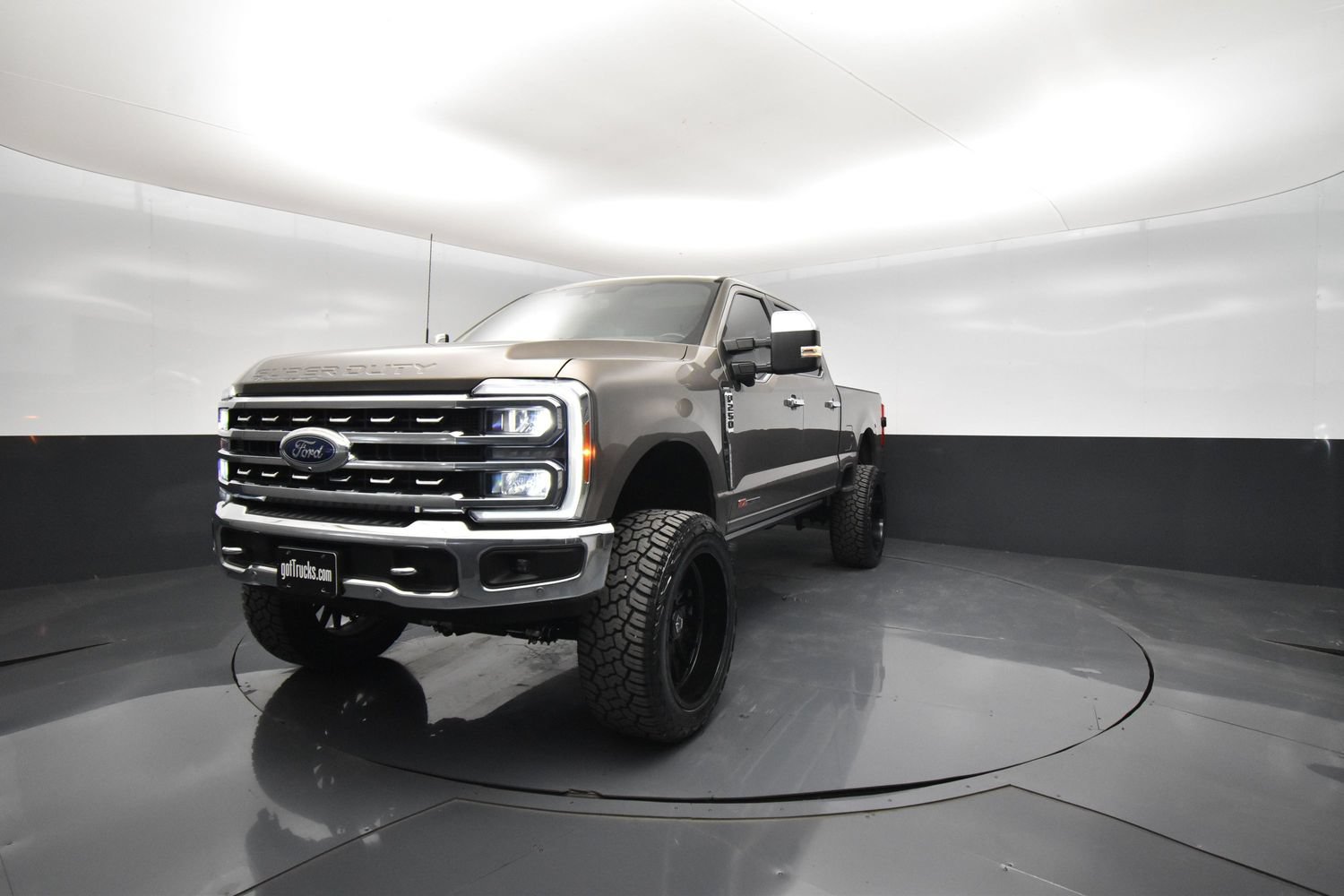 Used 2023 Ford F250 Lariat w/ Lariat Ultimate Package AWD/4WD image 2