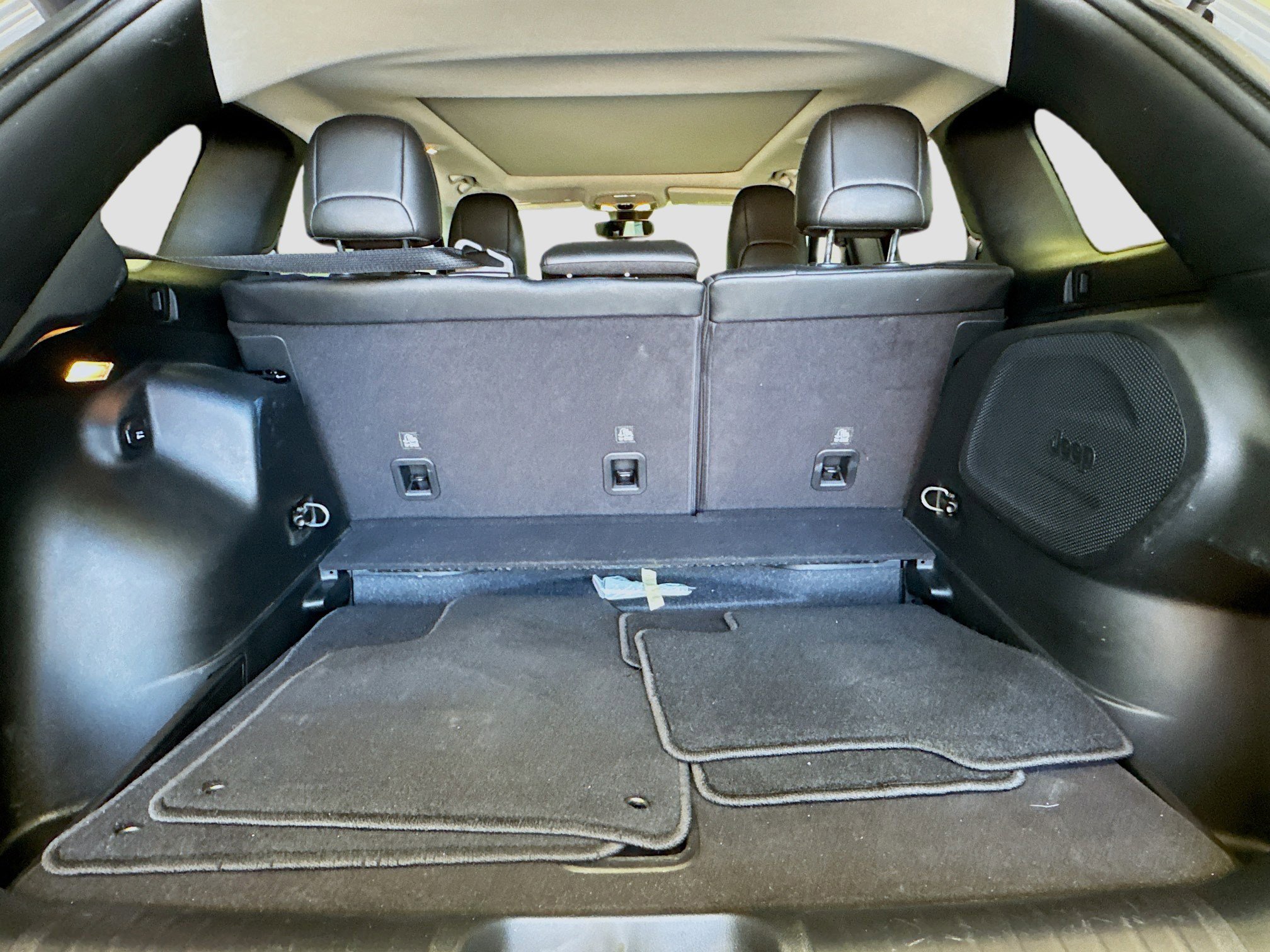 Used 2022 Jeep Cherokee Limited image 16