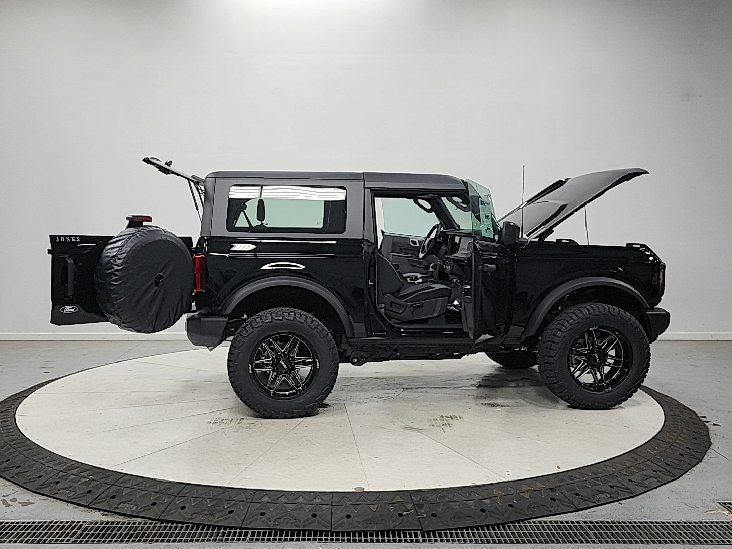 New 2026 Ford Bronco 2-Door AWD/4WD image 16