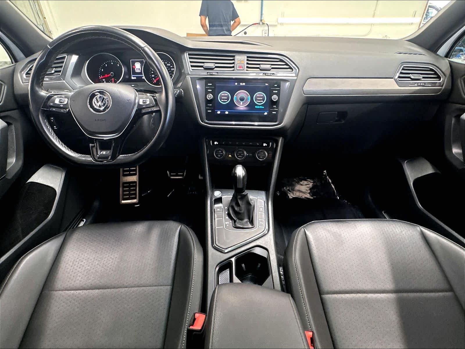 Used 2020 Volkswagen Tiguan SE R-Line FWD image 10