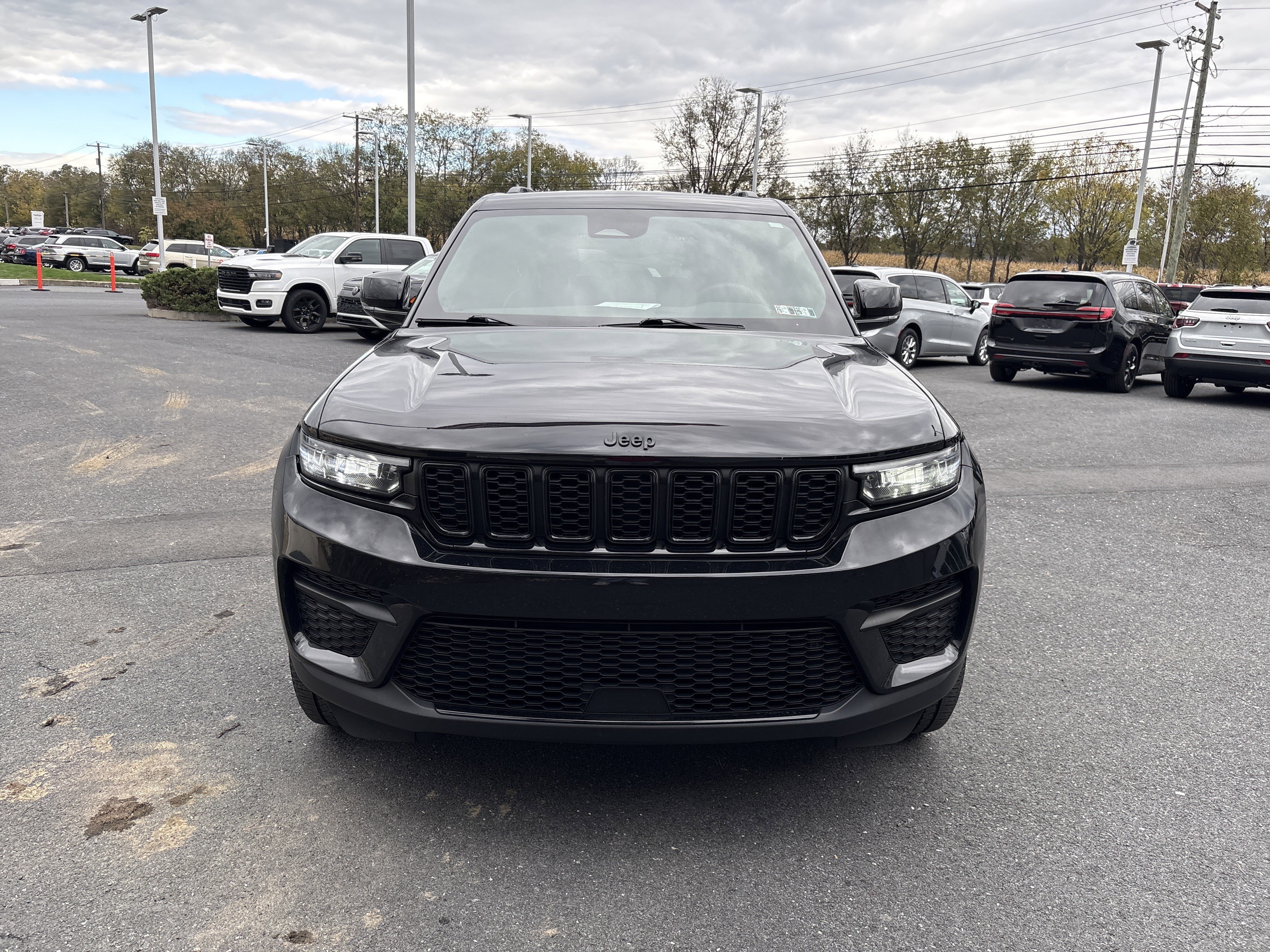 Certified 2023 Jeep Grand Cherokee Altitude video 2