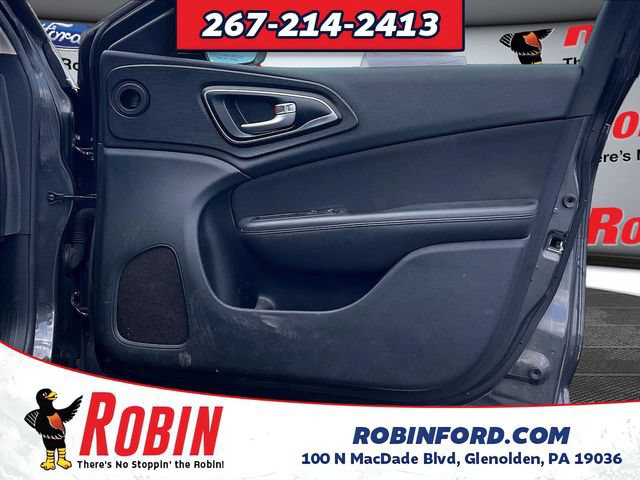 Used 2016 Chrysler 200 Limited FWD image 27