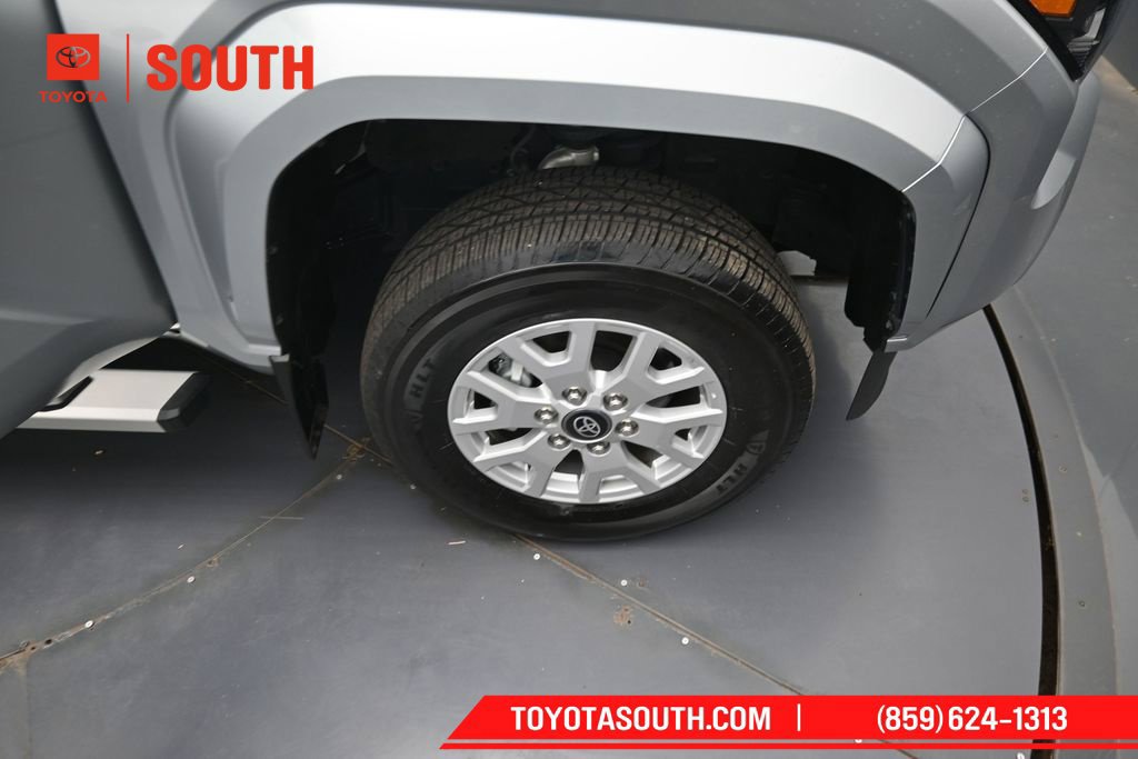 Used 2024 Toyota Tacoma SR w/ SR Upgrade Package AWD/4WD image 30