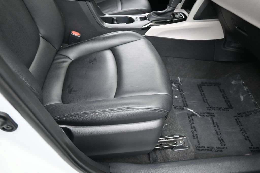 Used 2025 Toyota Corolla Cross LE FWD image 40