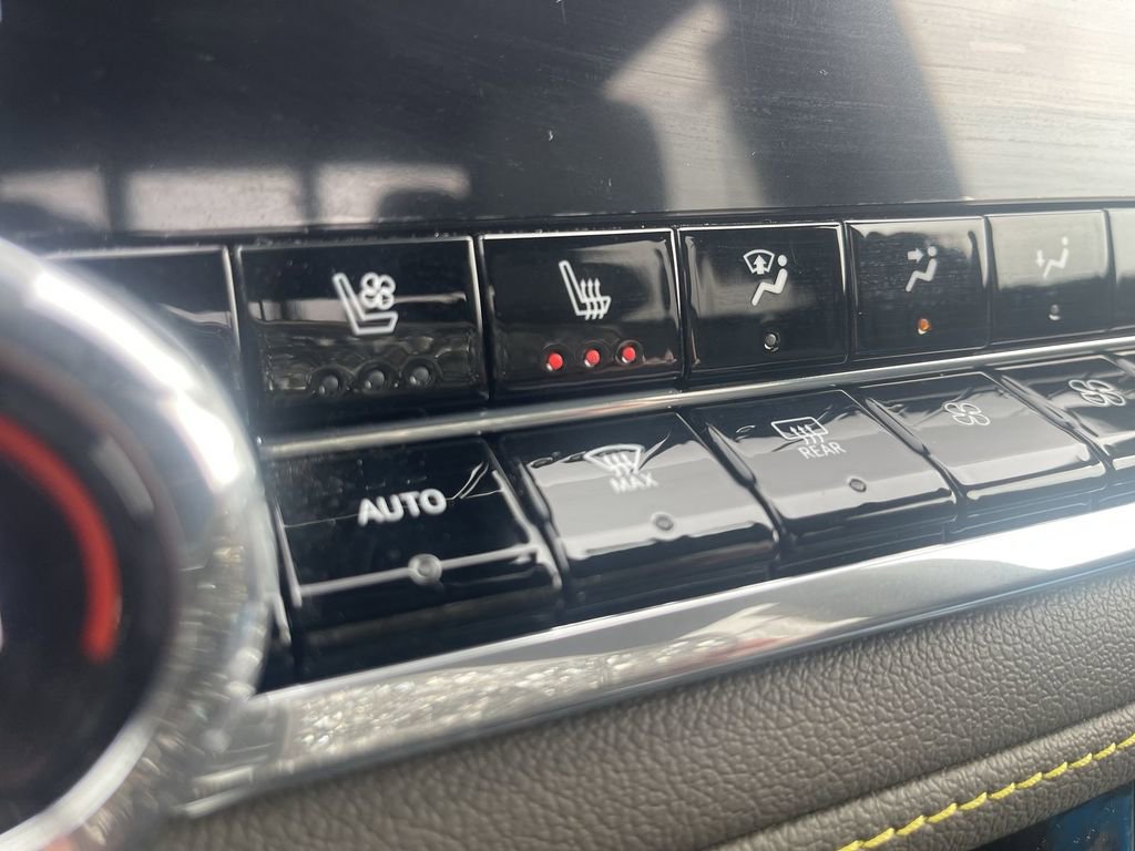 Used 2024 Chevrolet Colorado ZR2 w/ ZR2 Convenience Package III image 27