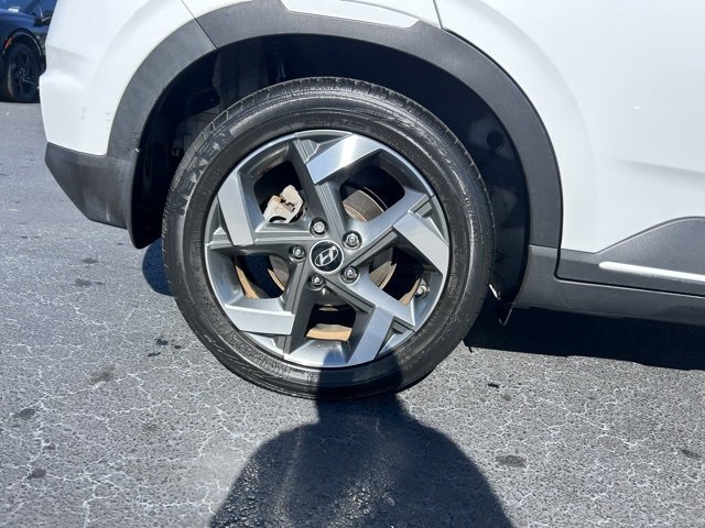 Used 2022 Hyundai Venue Limited image 7