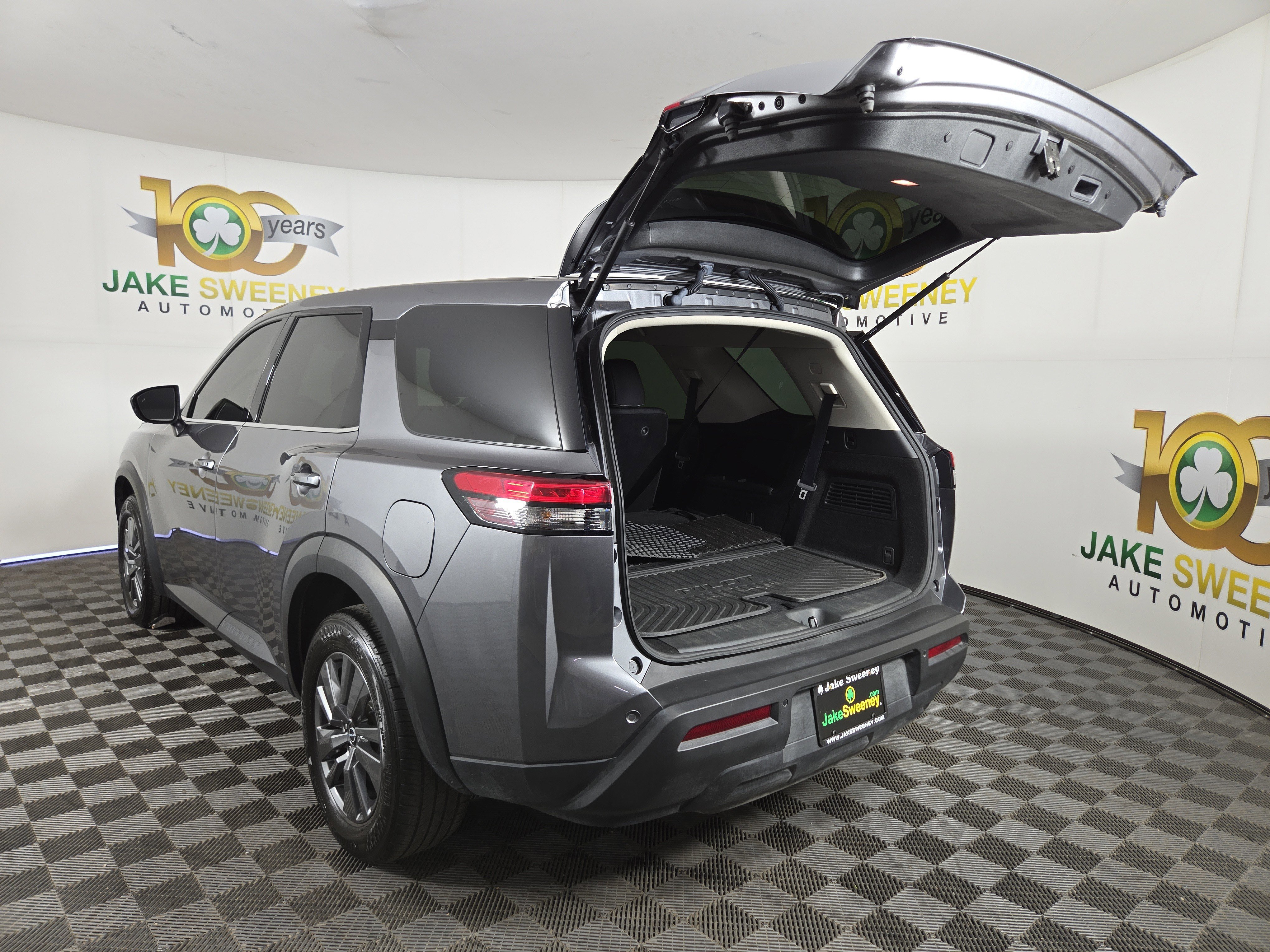 Used 2024 Nissan Pathfinder S image 29