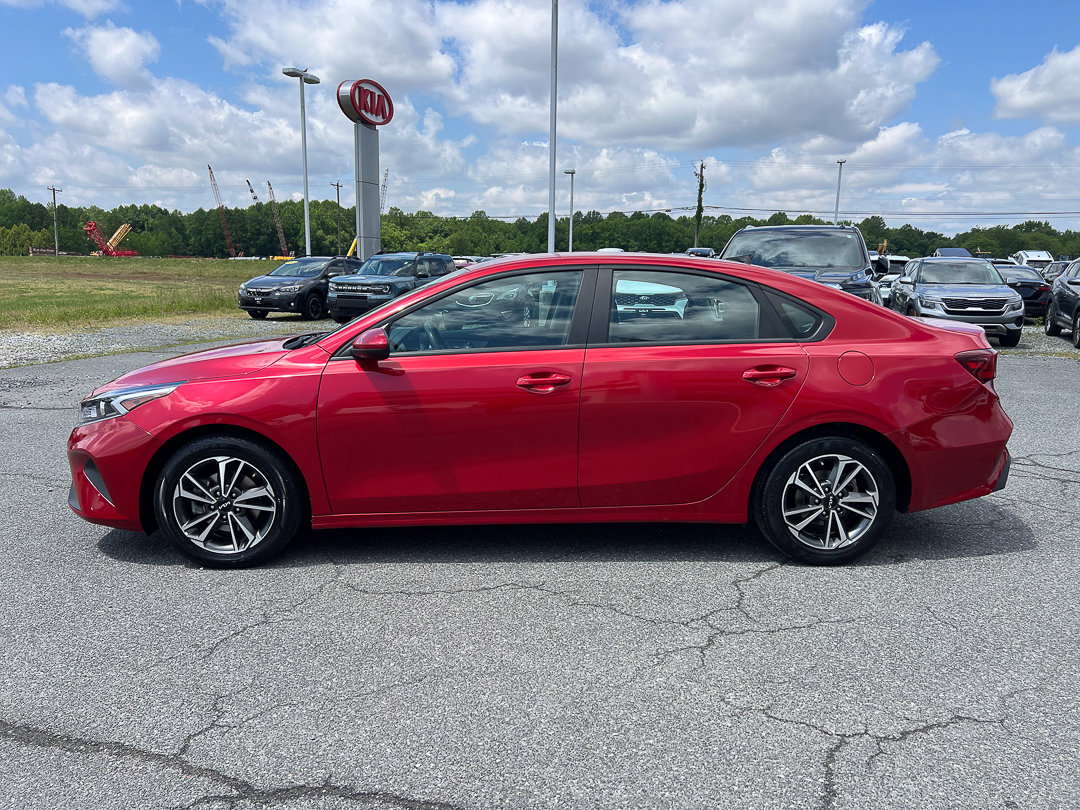 Used 2023 Kia Forte LXS FWD image 2