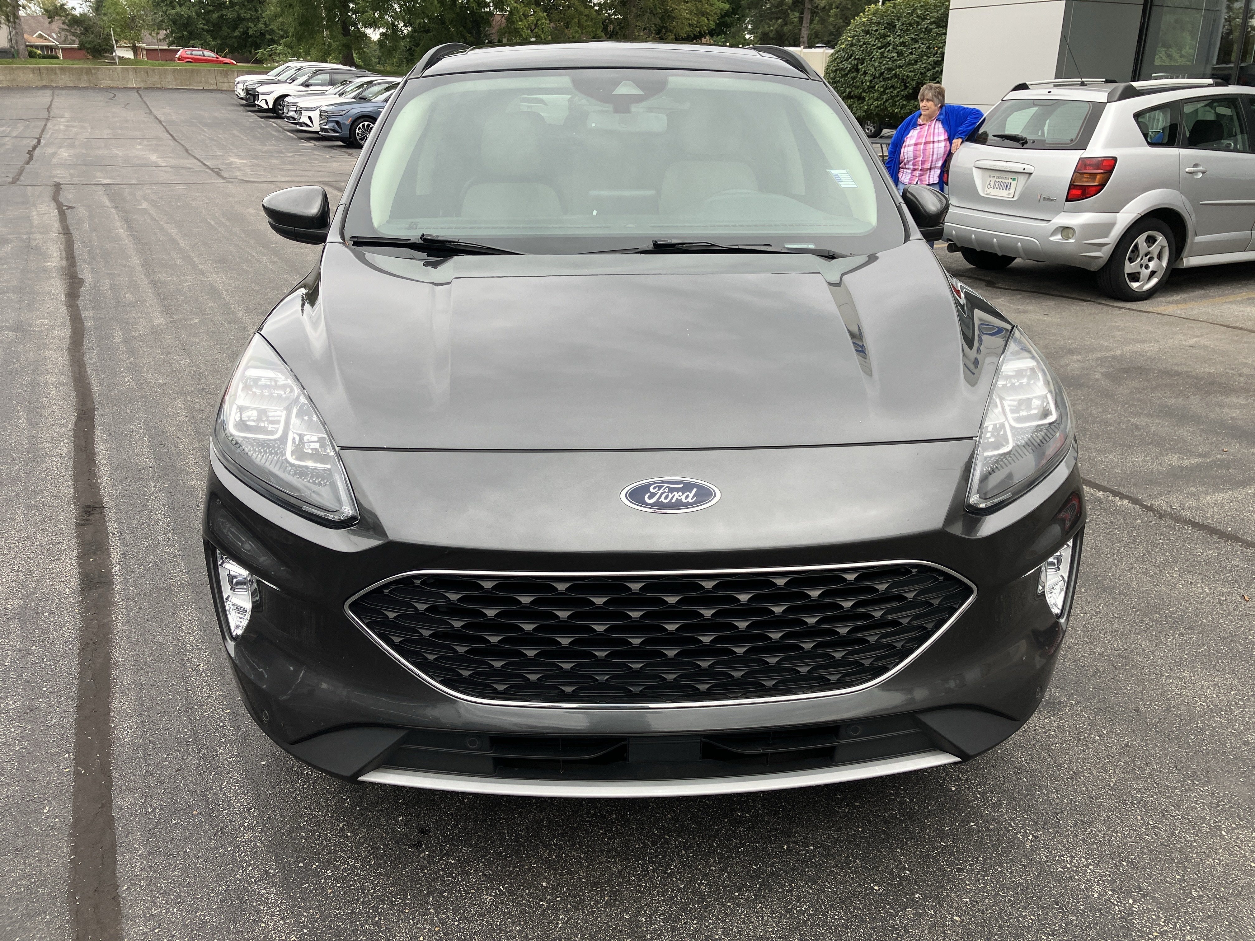 Used 2020 Ford Escape Titanium AWD/4WD image 2