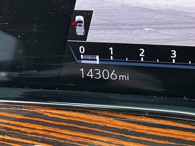 Used 2023 Cadillac Escalade Premium Luxury image 19