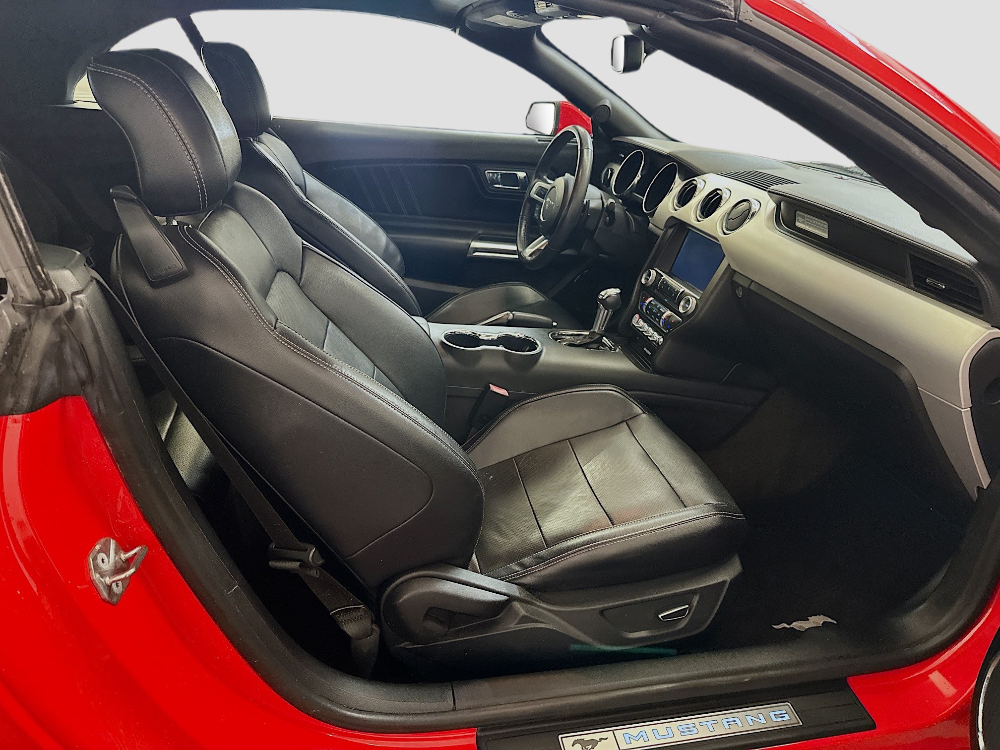 Used 2016 Ford Mustang Premium RWD image 30