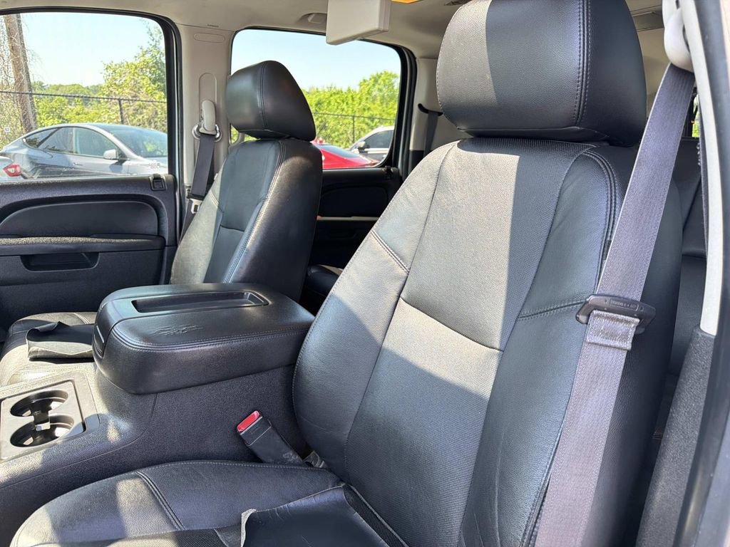Used 2013 GMC Yukon XL 2500 SLT image 26