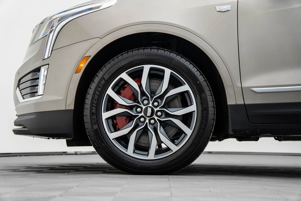 Certified 2023 Cadillac XT5 Sportv AWD/4WD image 16