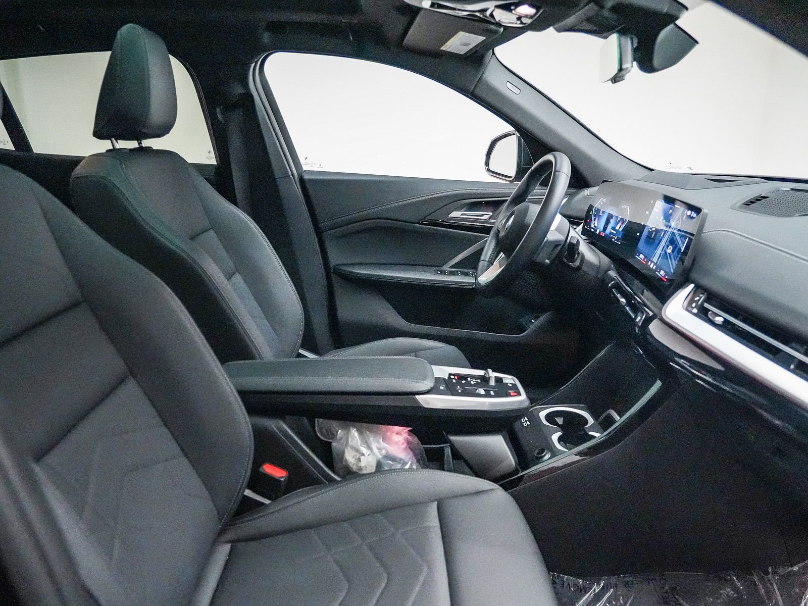 Certified 2024 BMW X2 xDrive28i w/ Technology Package image 17