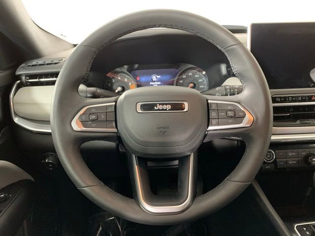Used 2023 Jeep Compass Limited AWD/4WD image 15