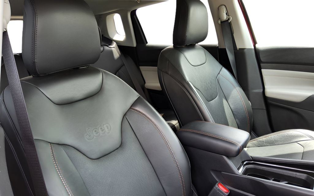 Used 2022 Jeep Compass Limited AWD/4WD image 34