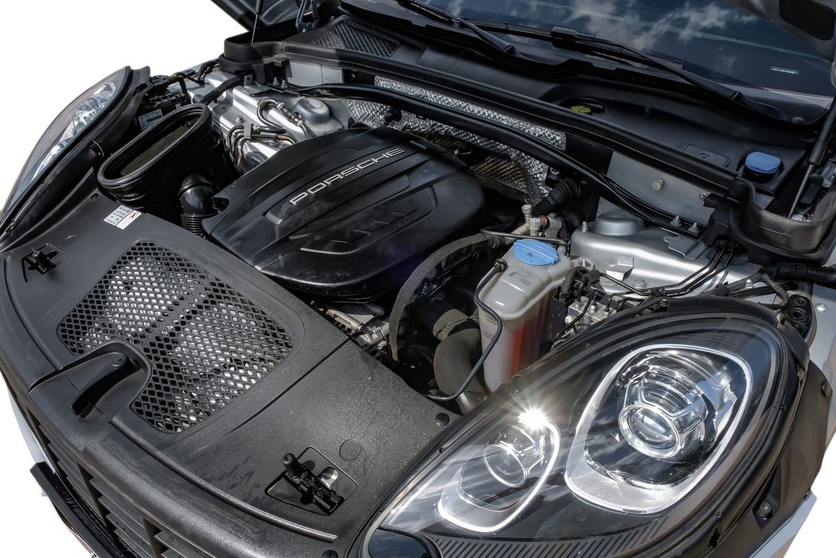 Used 2018 Porsche Macan Sport Edition image 55