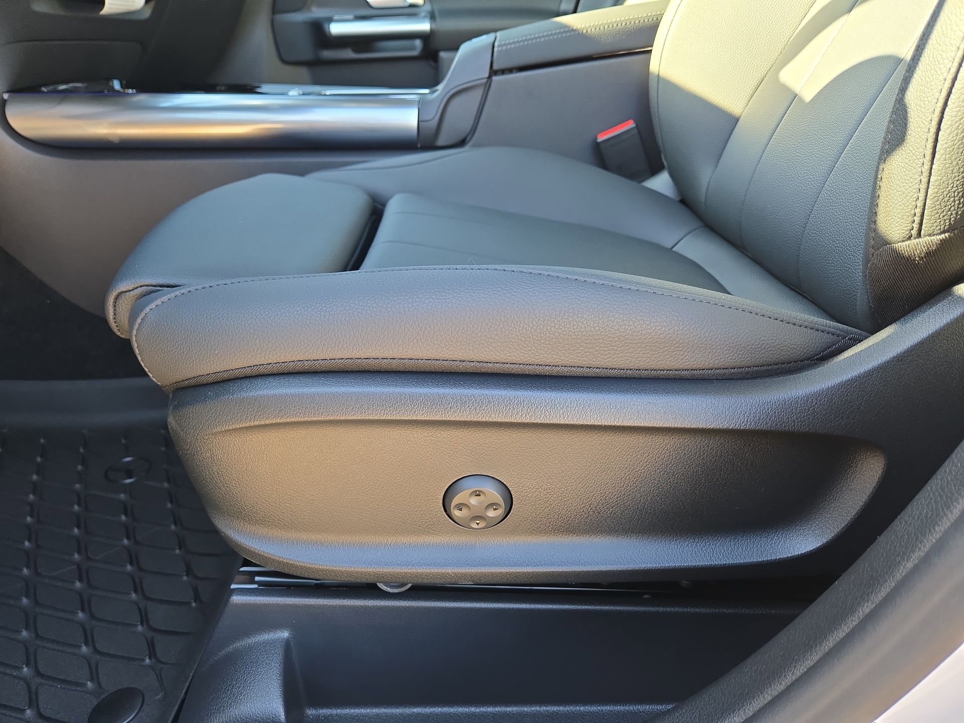 New 2026 Mercedes-Benz GLA 250 4MATIC image 17