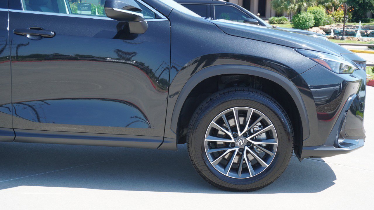 Used 2025 Lexus NX 250 FWD w/ Accessory Package (Z1) image 9