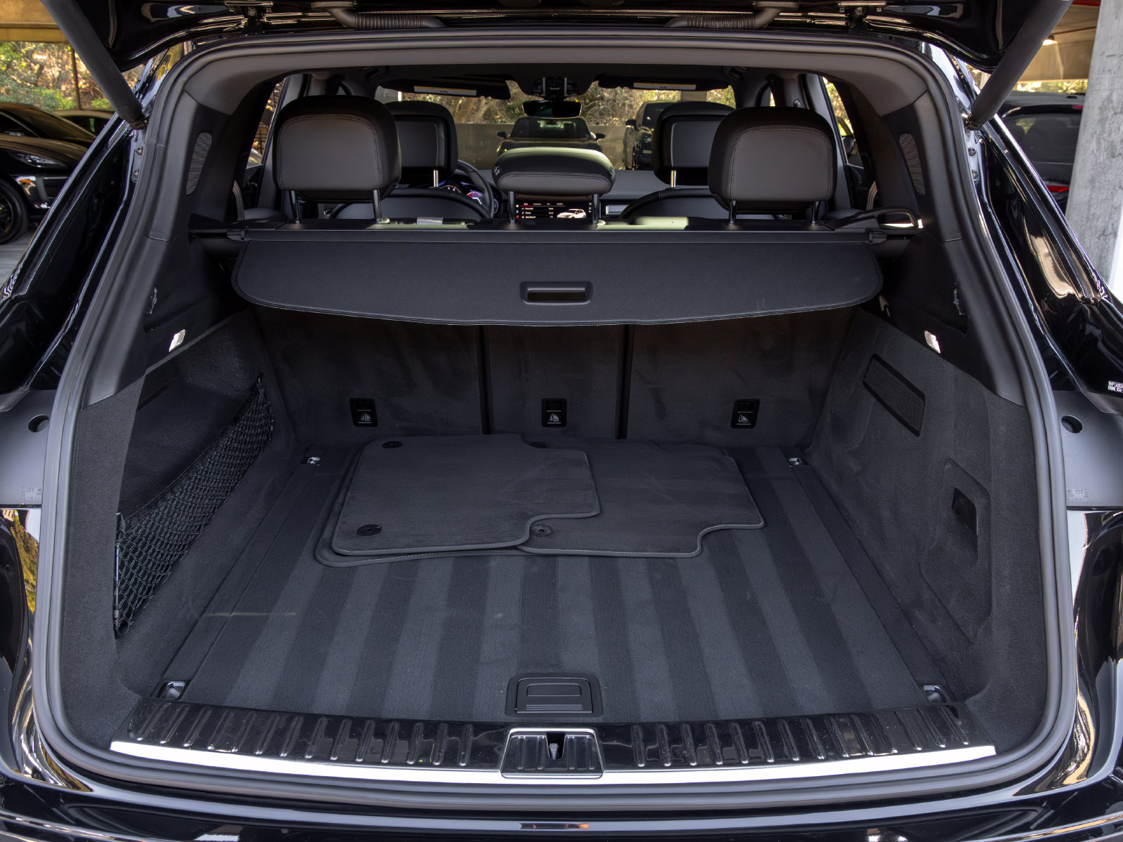 Certified 2023 Porsche Cayenne S Platinum AWD/4WD image 48
