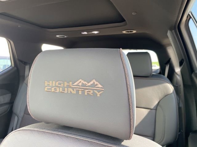 Used 2023 Chevrolet Traverse High Country w/ LPO, Floor Liner Package AWD/4WD image 7