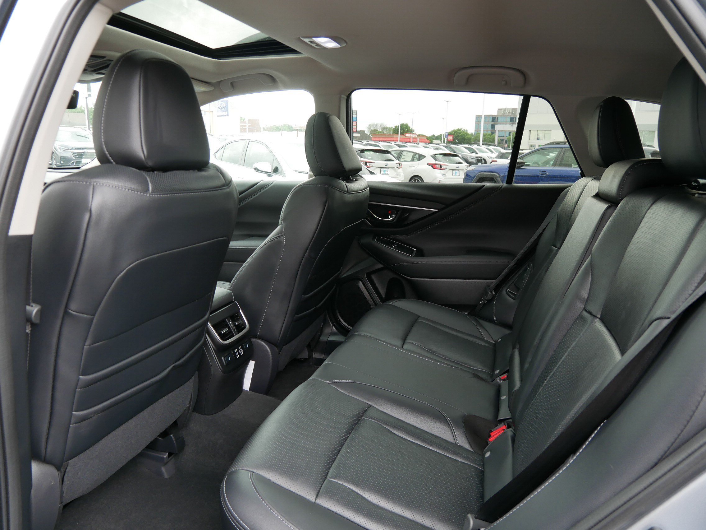 Certified 2025 Subaru Outback Touring AWD/4WD image 33