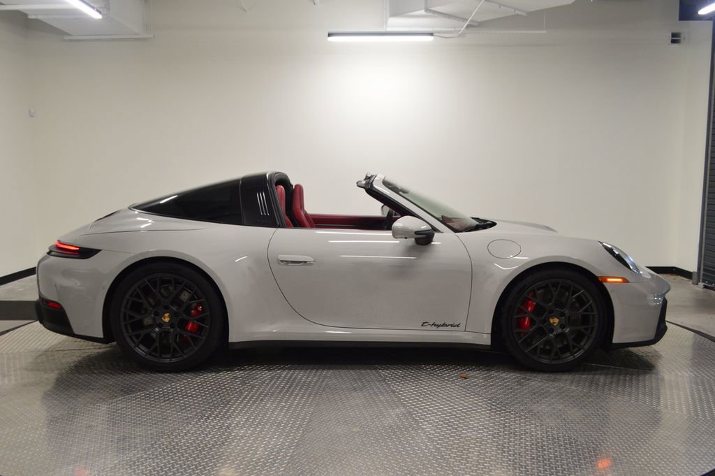 Certified 2025 Porsche 911 Targa 4 GTS AWD/4WD image 8