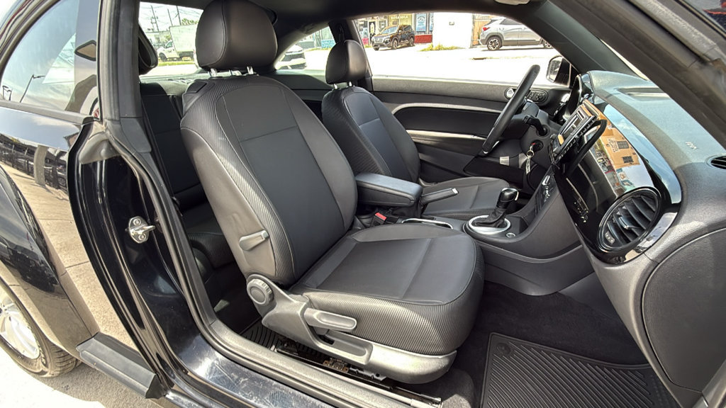 Used 2016 Volkswagen Beetle 1.8T FWD image 32