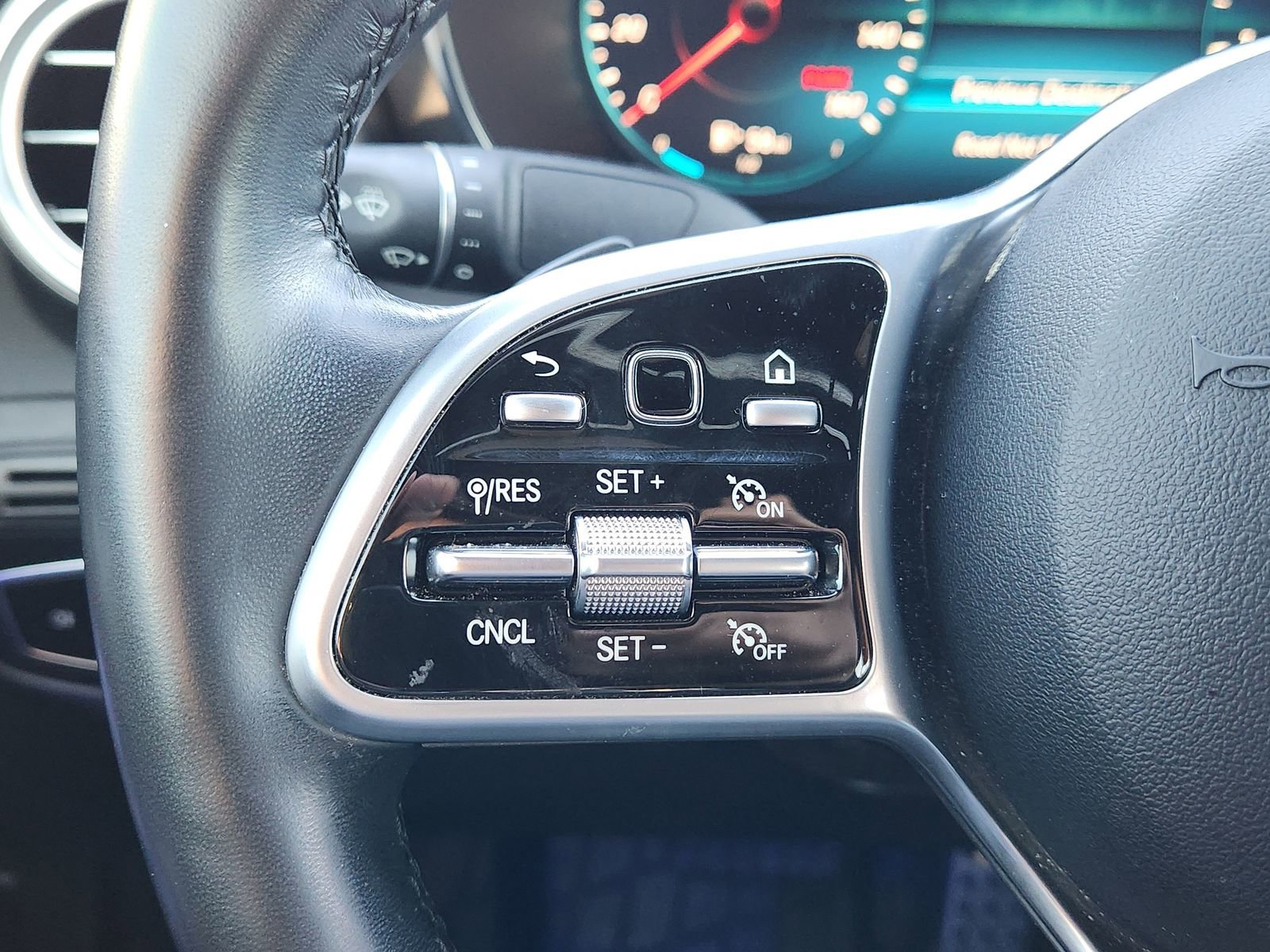 Used 2022 Mercedes-Benz GLC 300 4MATIC Coupe image 32