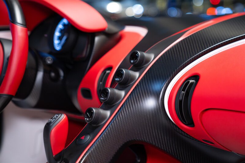 Used 2024 Bugatti Chiron Super Sport AWD/4WD image 59