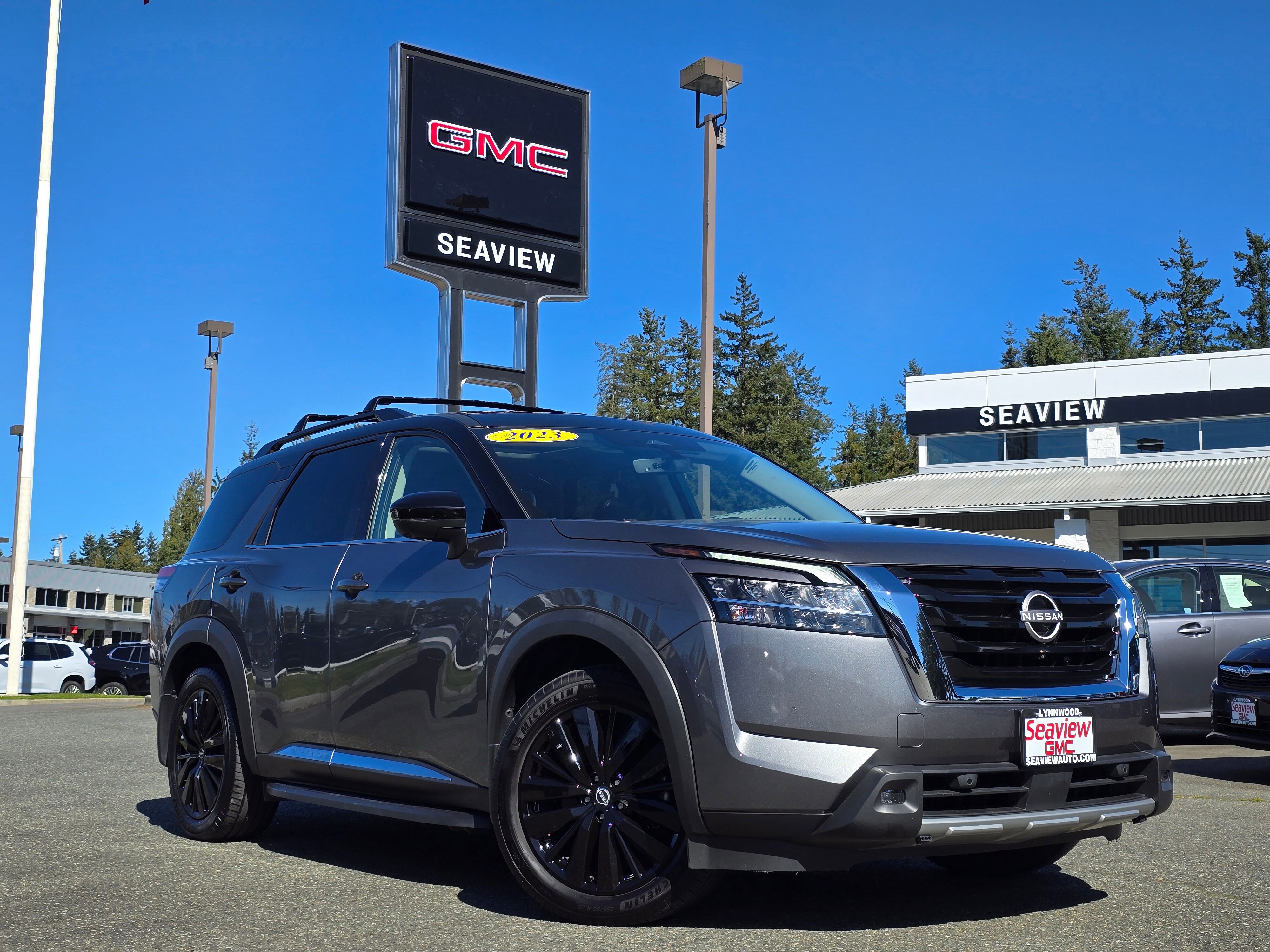 Used 2023 Nissan Pathfinder Platinum w/ Lighting Package (N93) AWD/4WD image 1