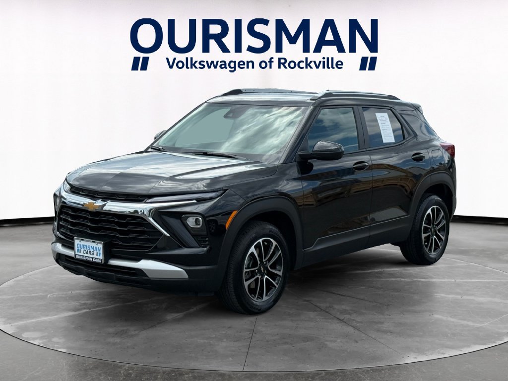 Used 2024 Chevrolet TrailBlazer LT AWD/4WD image 2