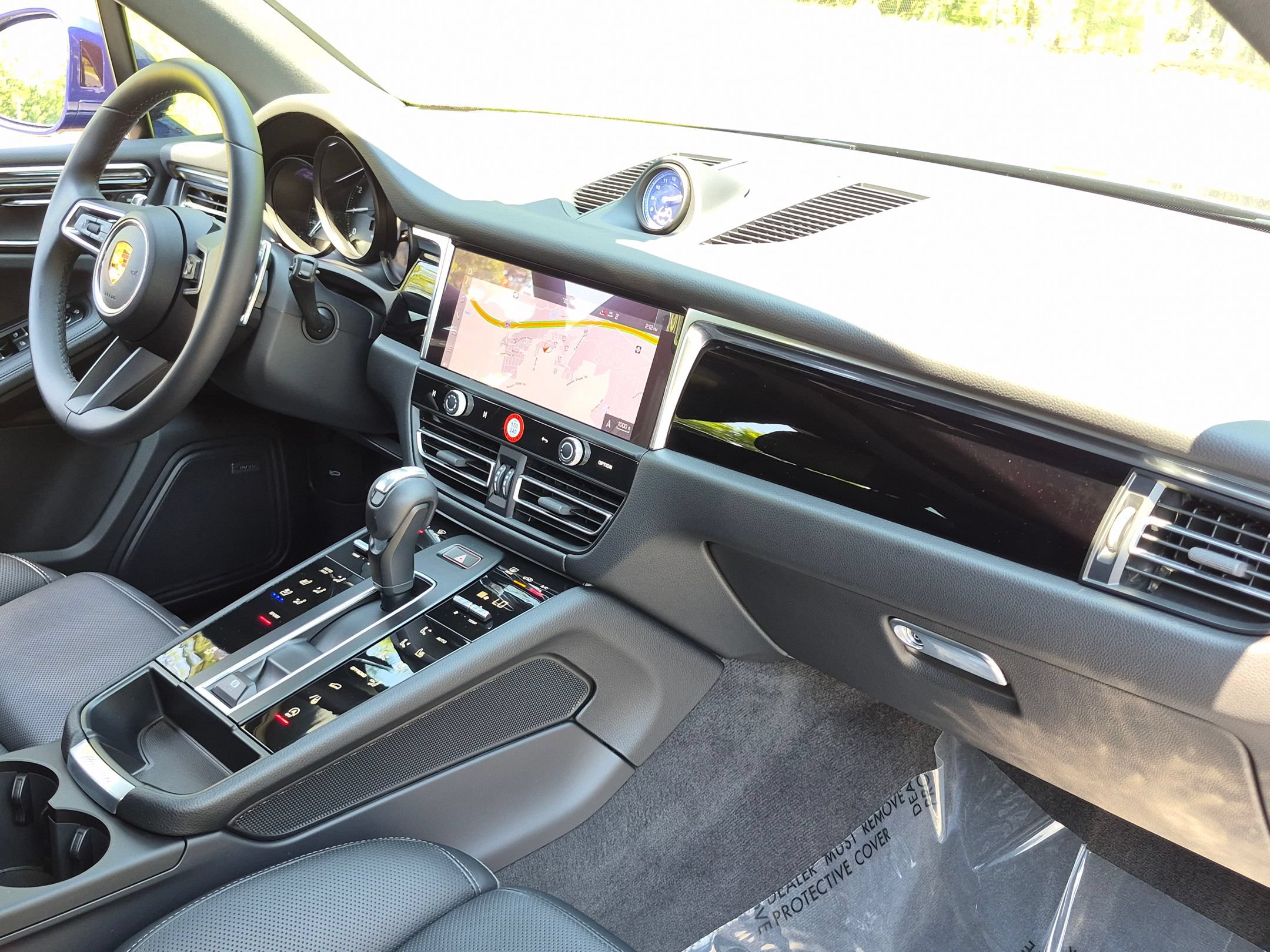 Certified 2026 Porsche Macan AWD/4WD image 27