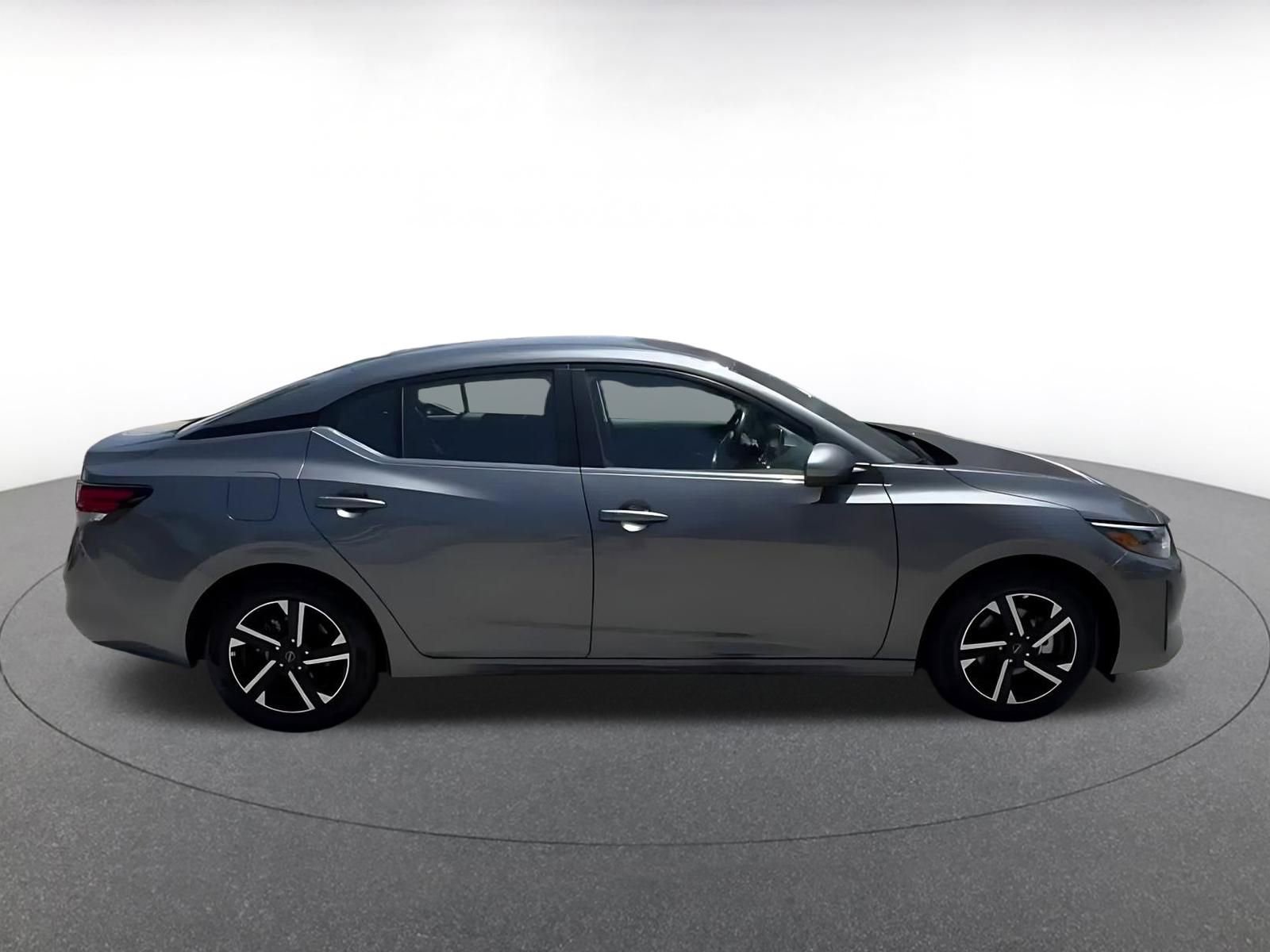 Used 2025 Nissan Sentra SV FWD image 16
